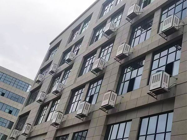 制衣廠廠房降溫工業蒸發省電空調工程案例.jpg