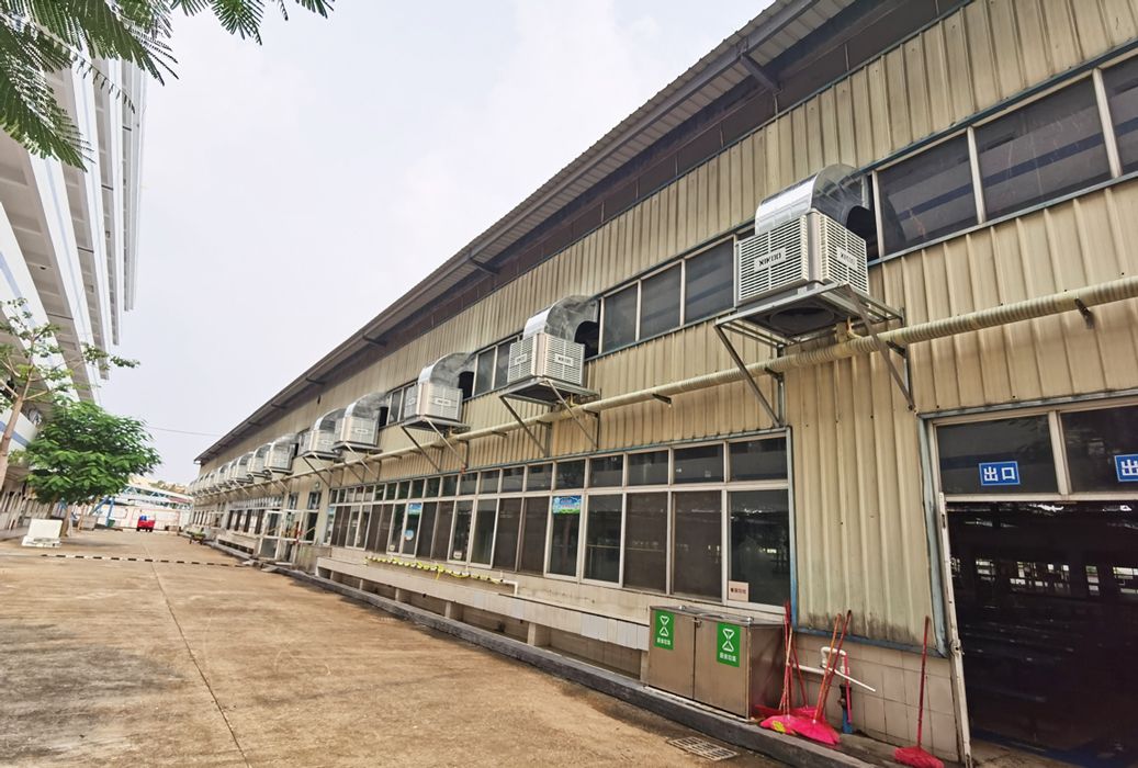 蒸發(fā)式環(huán)保空調廠房降溫設備.jpg